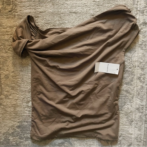 A&F Off-The-Shoulder Ruched Top - Picture 8 of 10